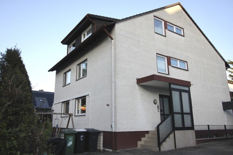 Hausansicht Mainz Dachgeschosswohnung Gro�z�gige, freundliche 3-Zimmer-Dachgeschoss-Wohnung in Mainz-Weisenau